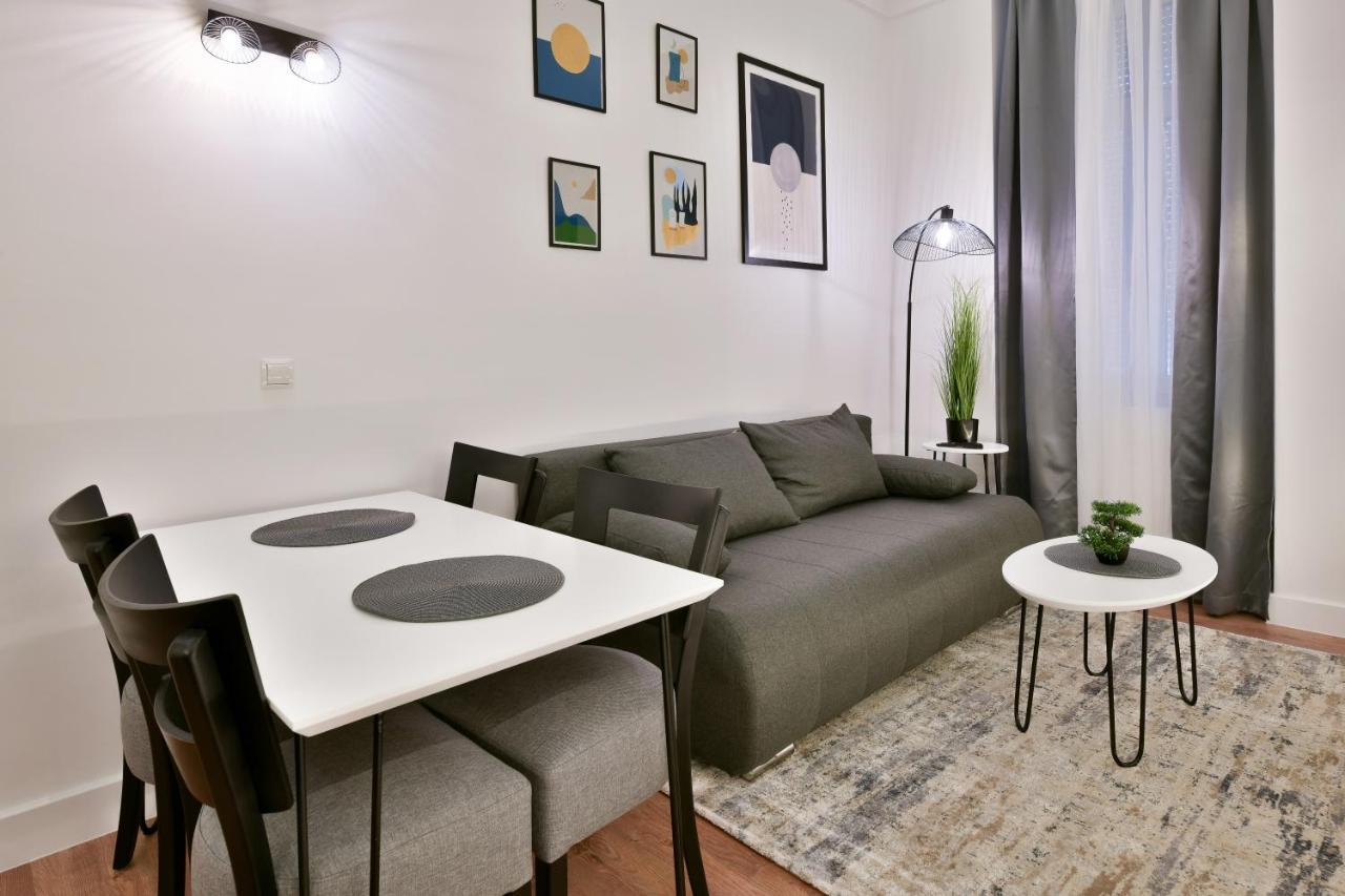 Luxury Galla Apartments In The City Center Сараево Екстериор снимка